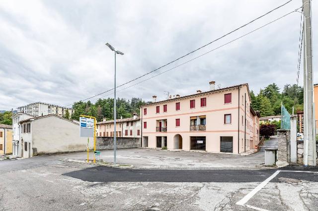 Palazzina commerciale, Cavaso del Tomba - Foto 1