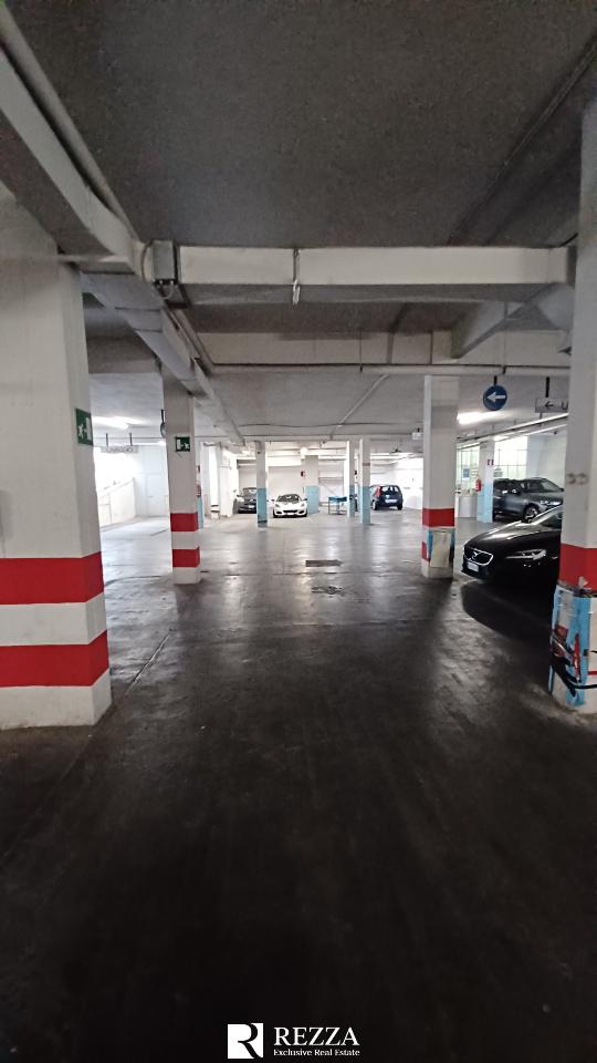 Parcheggio chiuso in Viale Palmiro Togliatti, Roma Rm, Italia Sp05-001, Roma, {3} - Foto 1