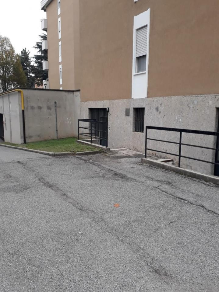 Magazzino in vendita a Monza