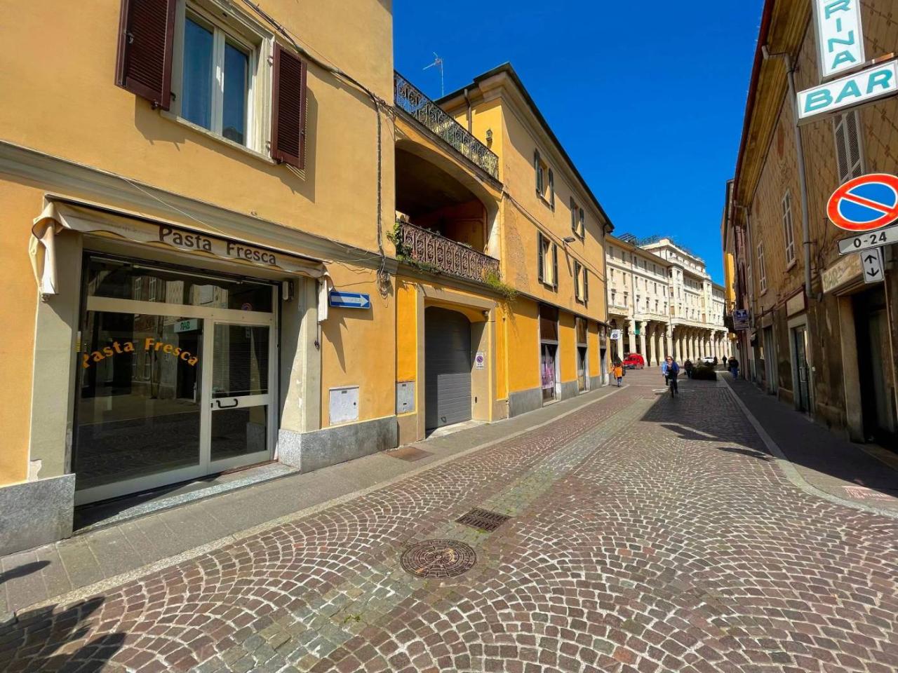 Locale commerciale in Via Emilia, Tortona, Alessandria, Tortona, {3} - Foto 2