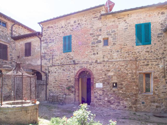 3-room flat in Via del Paradiso, Montalcino - Photo 1