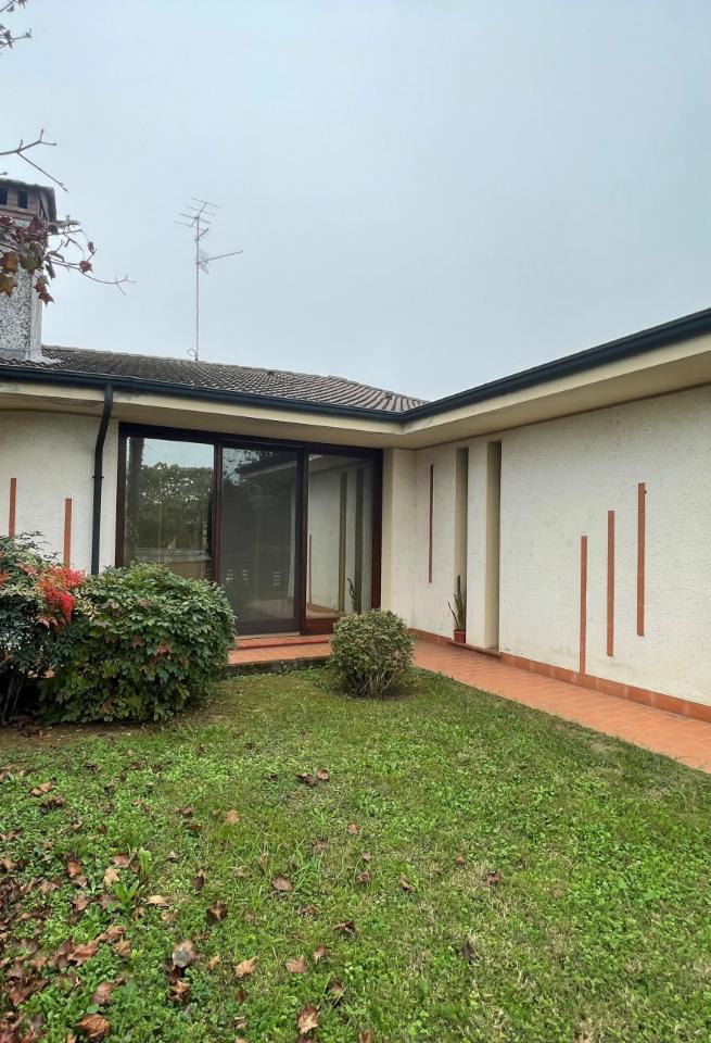 Villa in vendita a Pegognaga