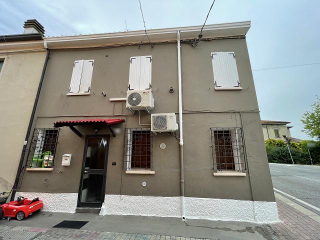 Terraced house, Luzzara - Photo 1