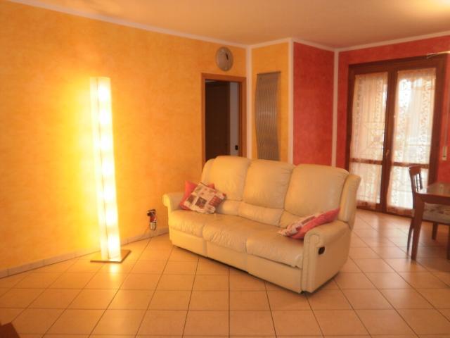 3-room flat, Suzzara - Photo 1