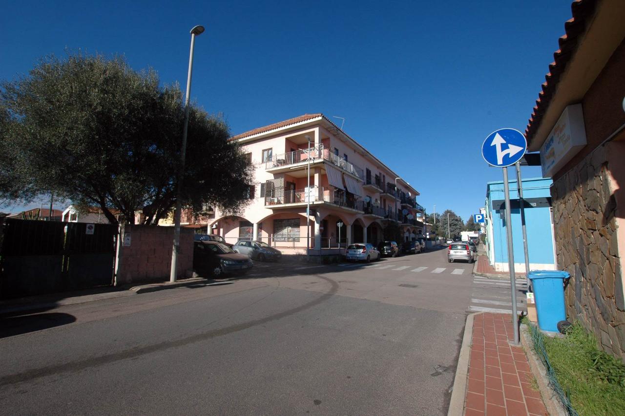 Negozio in Via Vela, Olbia, {3} - Foto 1