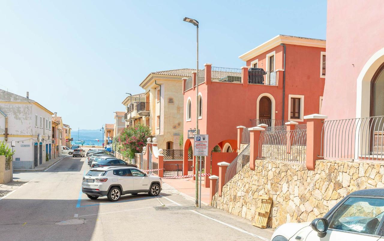 Negozio in Via Giovanni da Verrazzano, Golfo Aranci, {3} - Foto 2