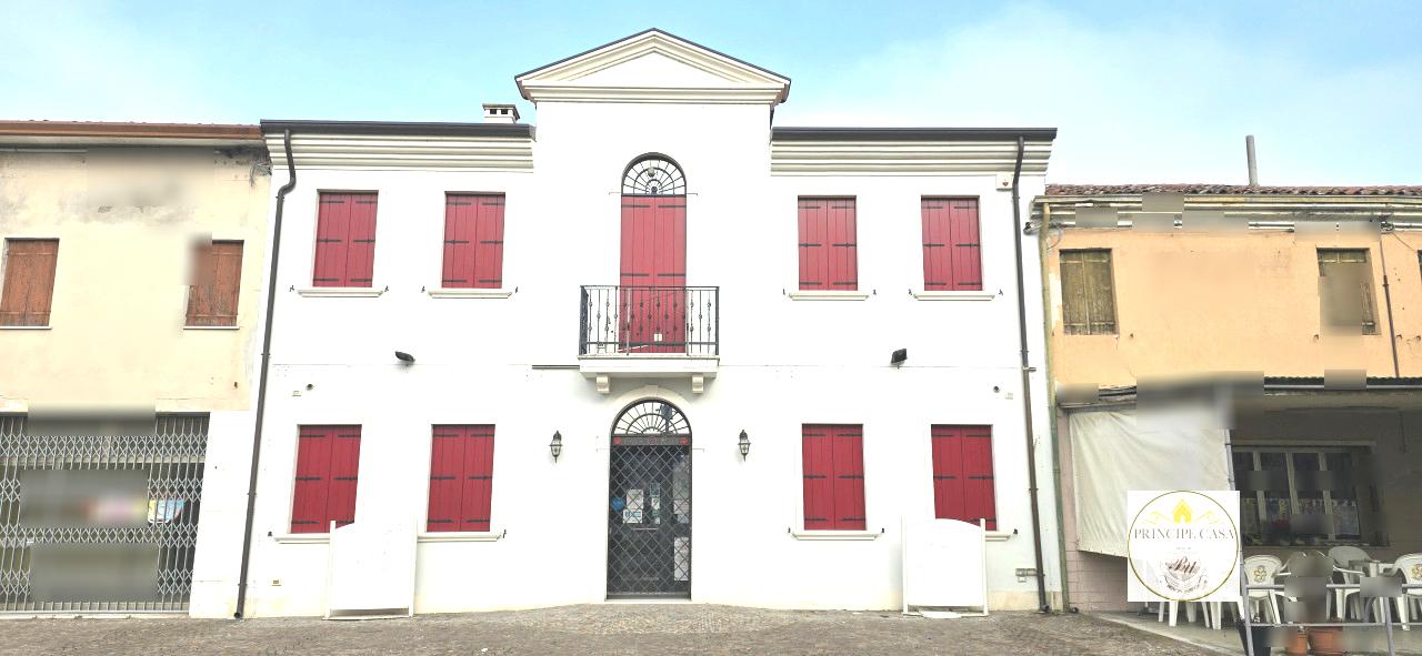 Palazzo in vendita a Borgo Veneto