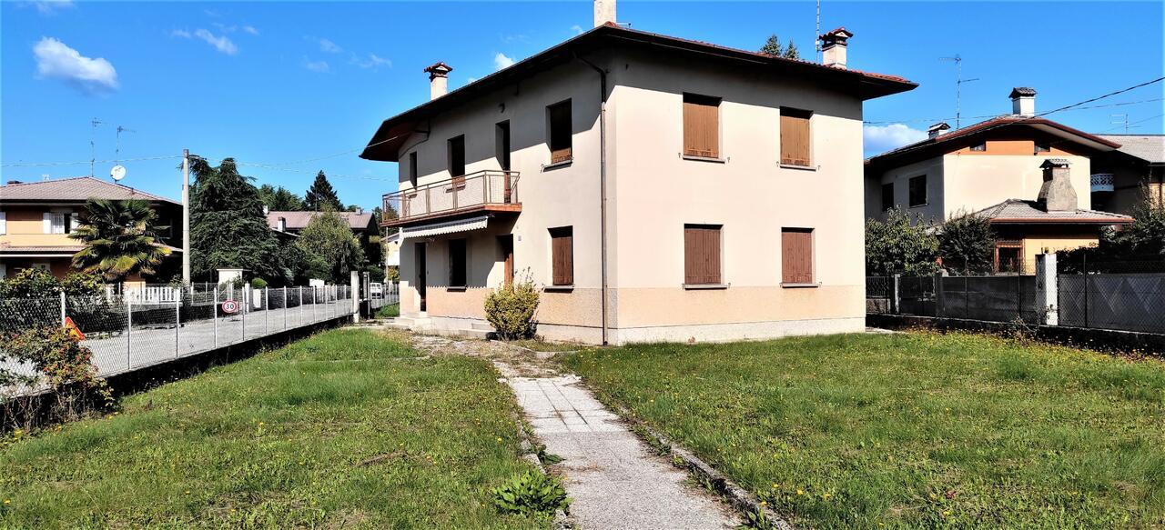 Villa bifamiliare in vendita a Udine