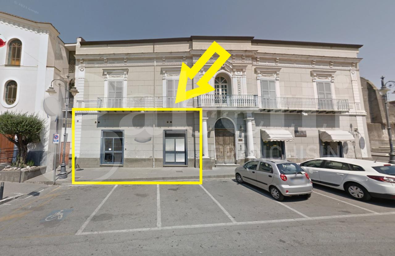 Negozio in Piazza Umberto I 3, Frattaminore, {3} - Foto 1