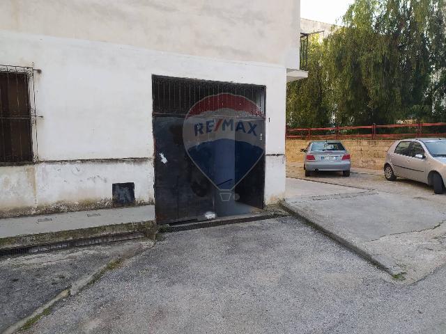 Garage or car box in Via Don Luigi Sturzo 1, Mattinata - Photo 1