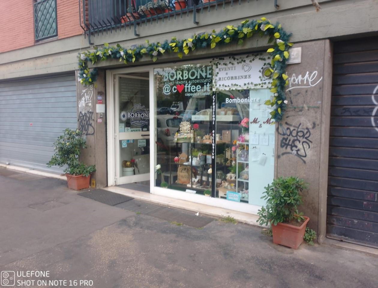 Negozio in Via Mondragone, Roma, {3} - Foto 1