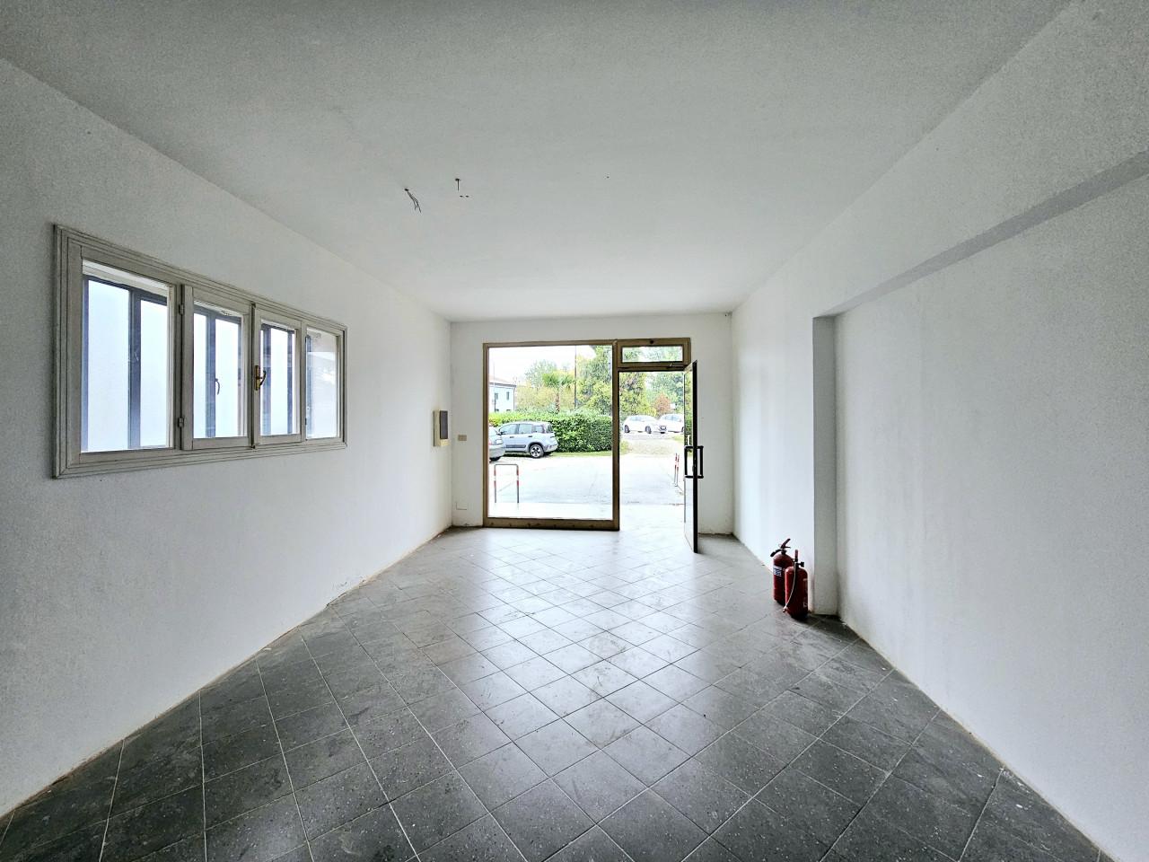 Negozio in Via Padana Inferiore, Este, {3} - Foto 1