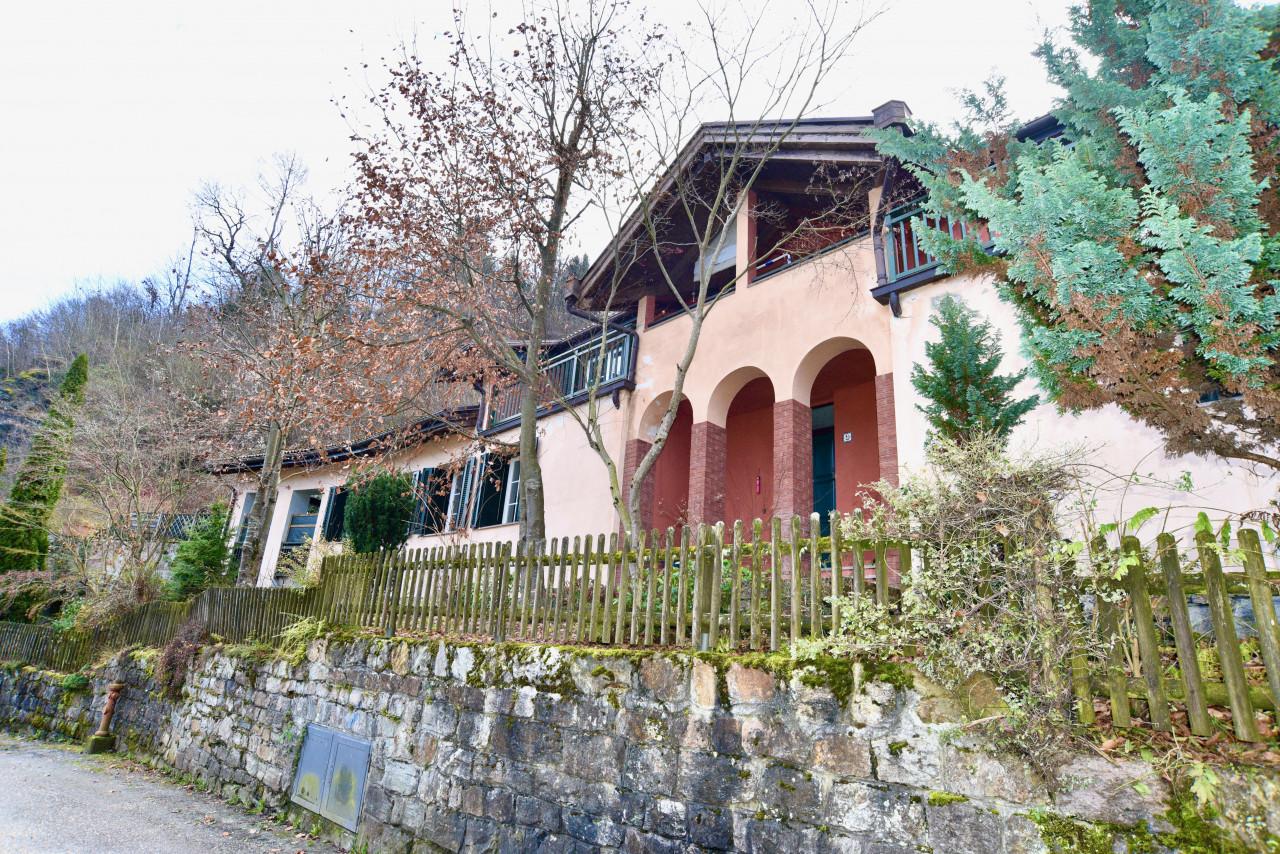 Villa in vendita a Calceranica Al Lago