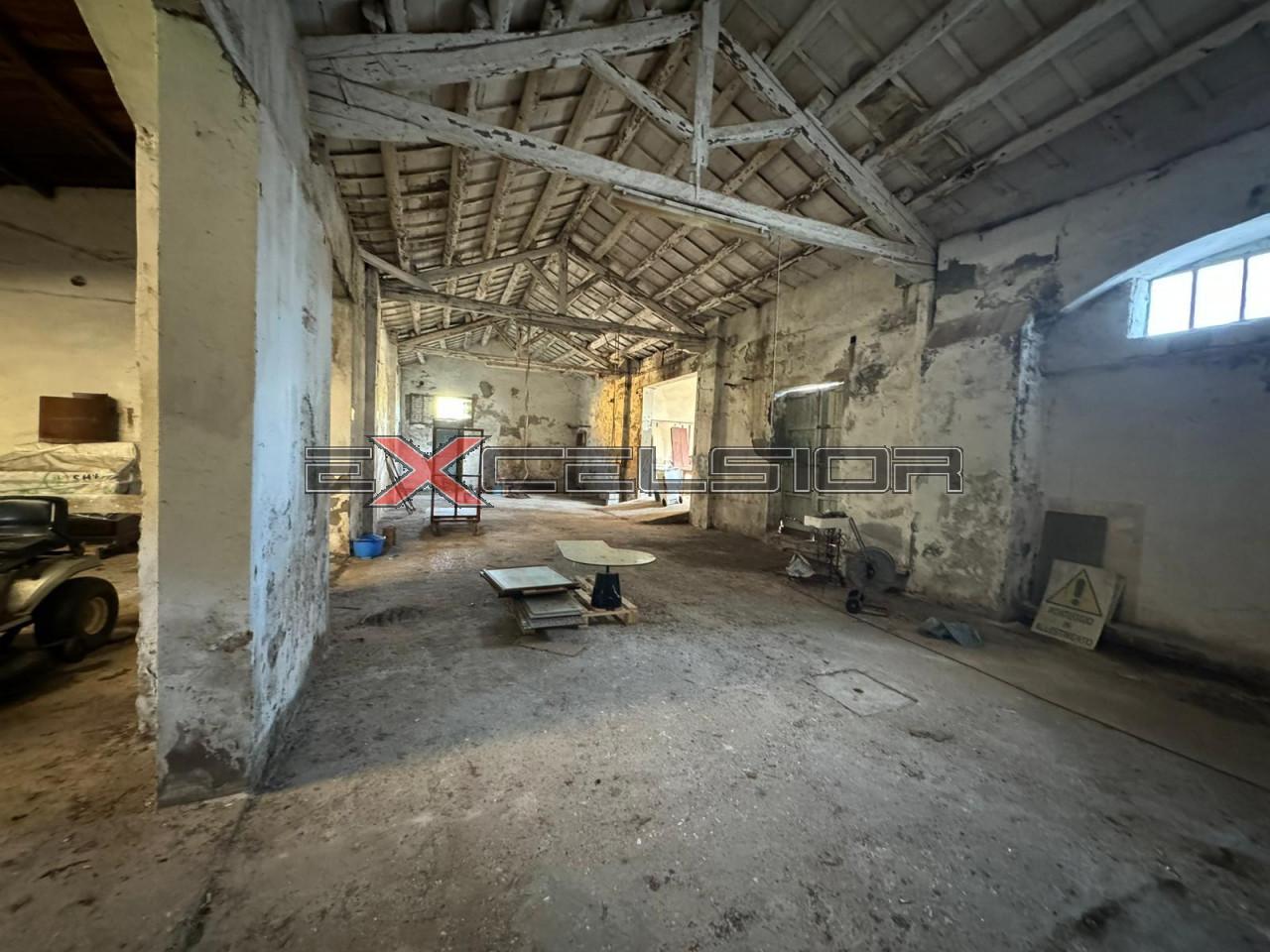 Capannone in Corso Risorgimento N. 160, Porto Viro, {3} - Foto 2