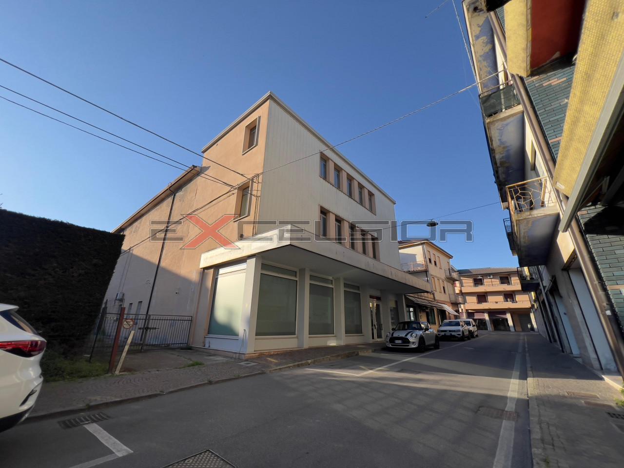 Negozio in Via G. Matteotti N.20 Bis - Cavarzere (Ve), Cavarzere, {3} - Foto 2