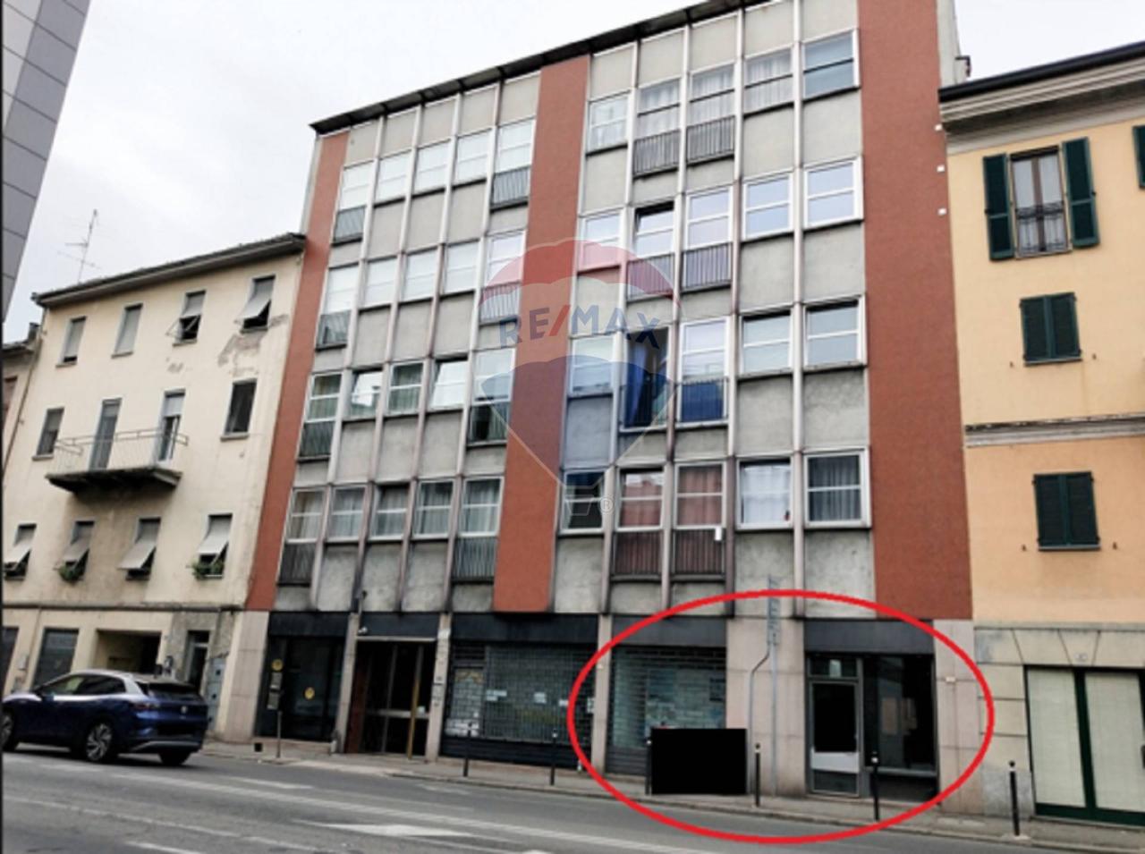 Negozio in Viale Dante Alighieri 22, Novara - Foto 1