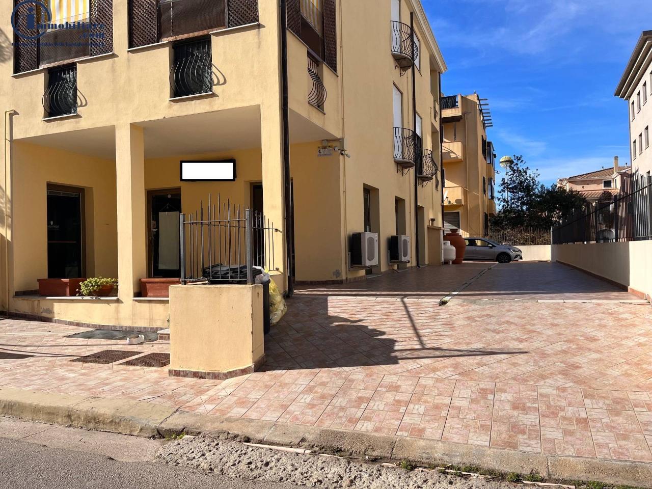 Negozio in Via Coghinas, Tortolì - Foto 1