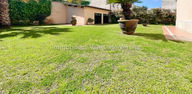 Villa in Via Francesco Gasperini, Camaiore - Foto 1