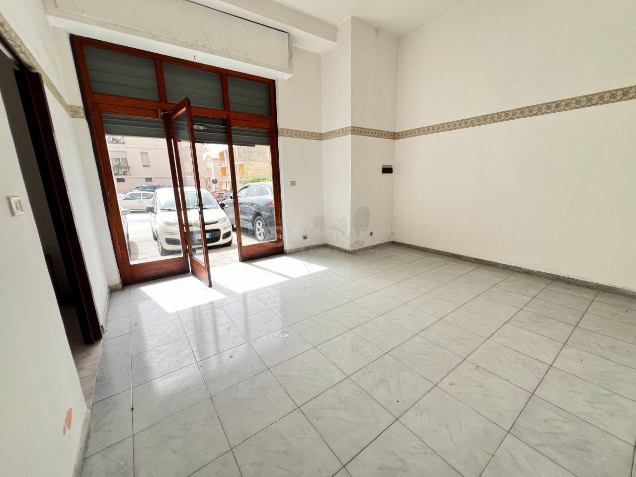 Negozio in Via Rosario Gagliardi 2, Siracusa, {3} - Foto 1
