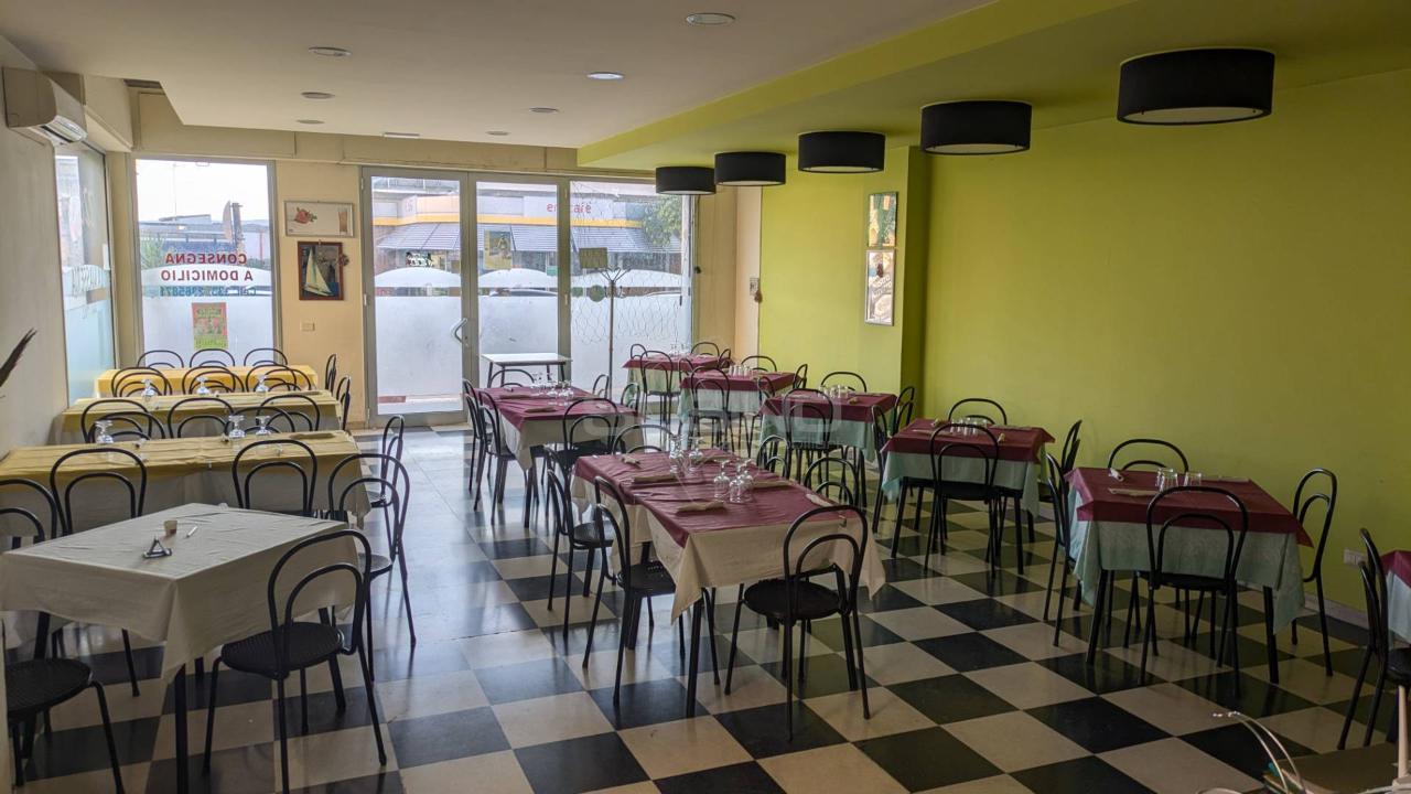 Esercizio commerciale in Corso Vittorio Emanuele 723, Floridia, {3} - Foto 2