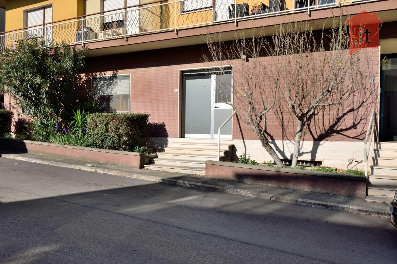 Negozio in Via della Libertà, Vasto, {3} - Foto 2
