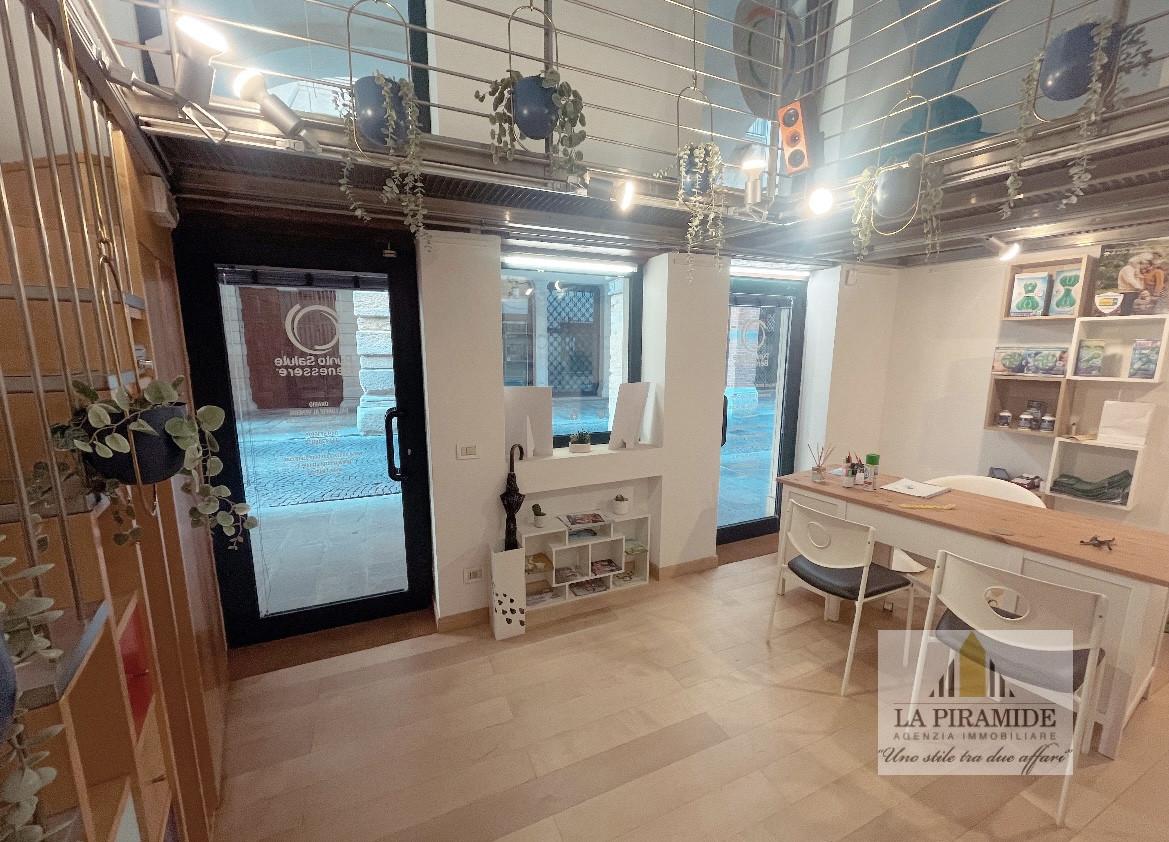Negozio in Padova Centro Storico Rif 1547, Padova, {3} - Foto 2