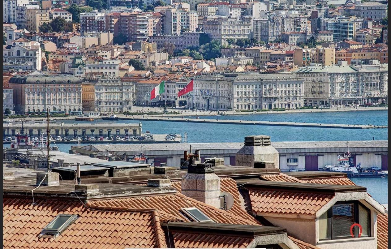 Villa bifamiliare in vendita a Trieste