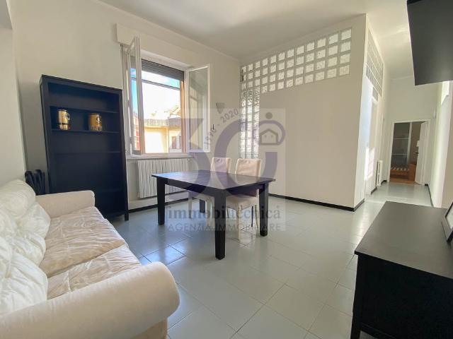 4-room flat in Piazza Risorgimento, Arezzo - Photo 1