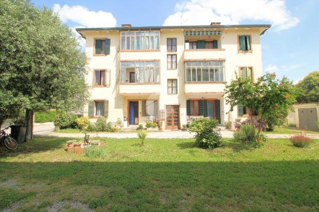 4-room flat in Vicolo a. Meucci 5, Battaglia Terme - Photo 1