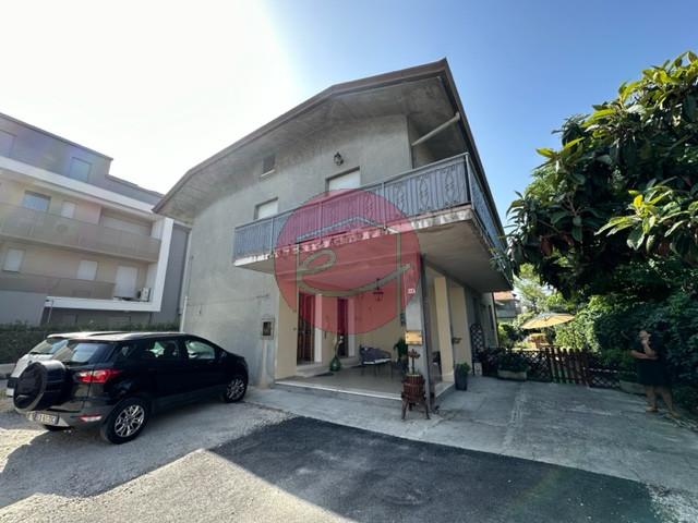 Villa in {3}, Via Piave Santarcangelo di Romagna - Foto 1