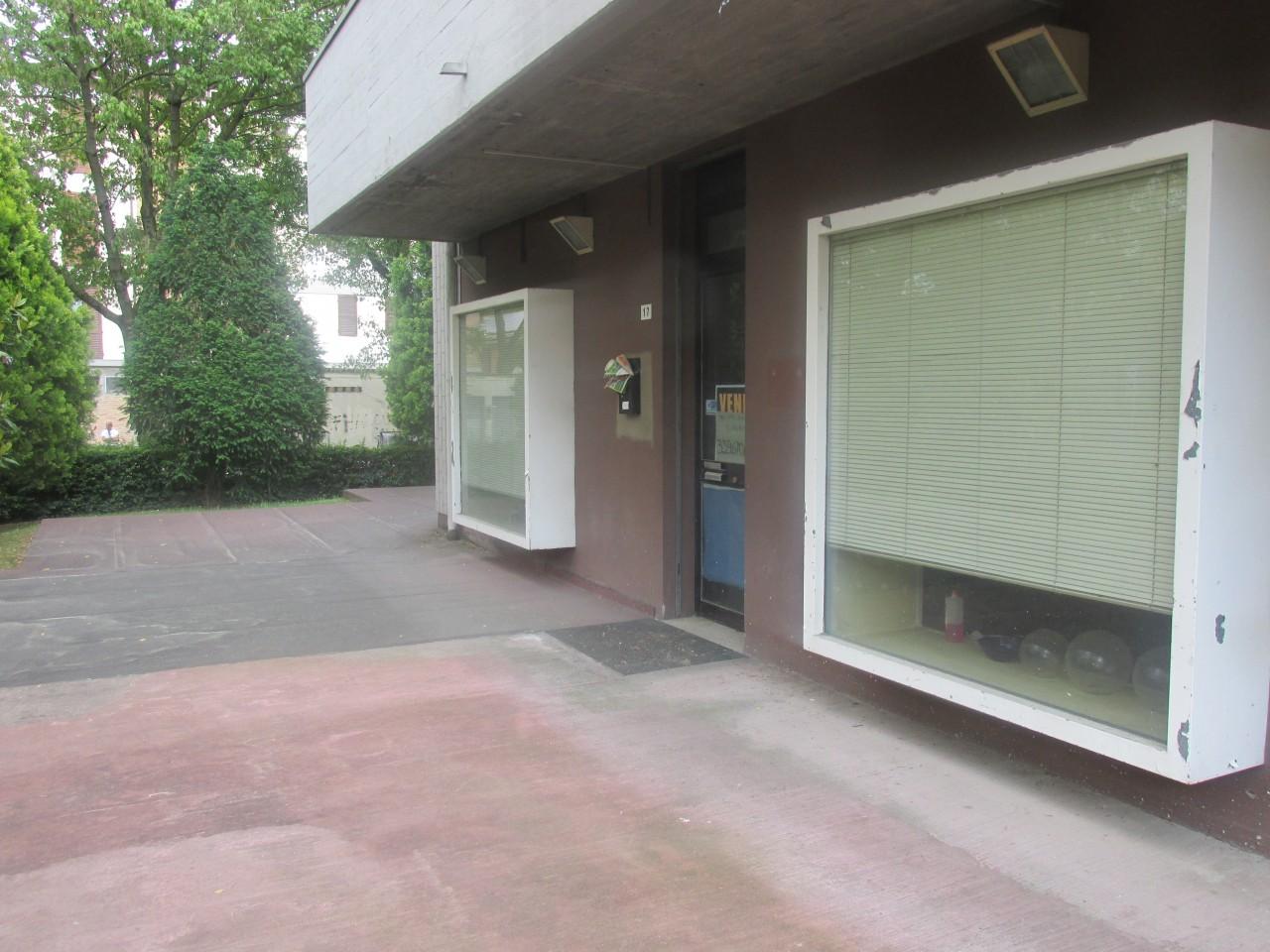 Esercizio commerciale in , Cesena, {3} - Foto 1