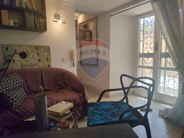 2-room flat in Vico del Vasto a Chiaia 23, Napoli - Photo 1