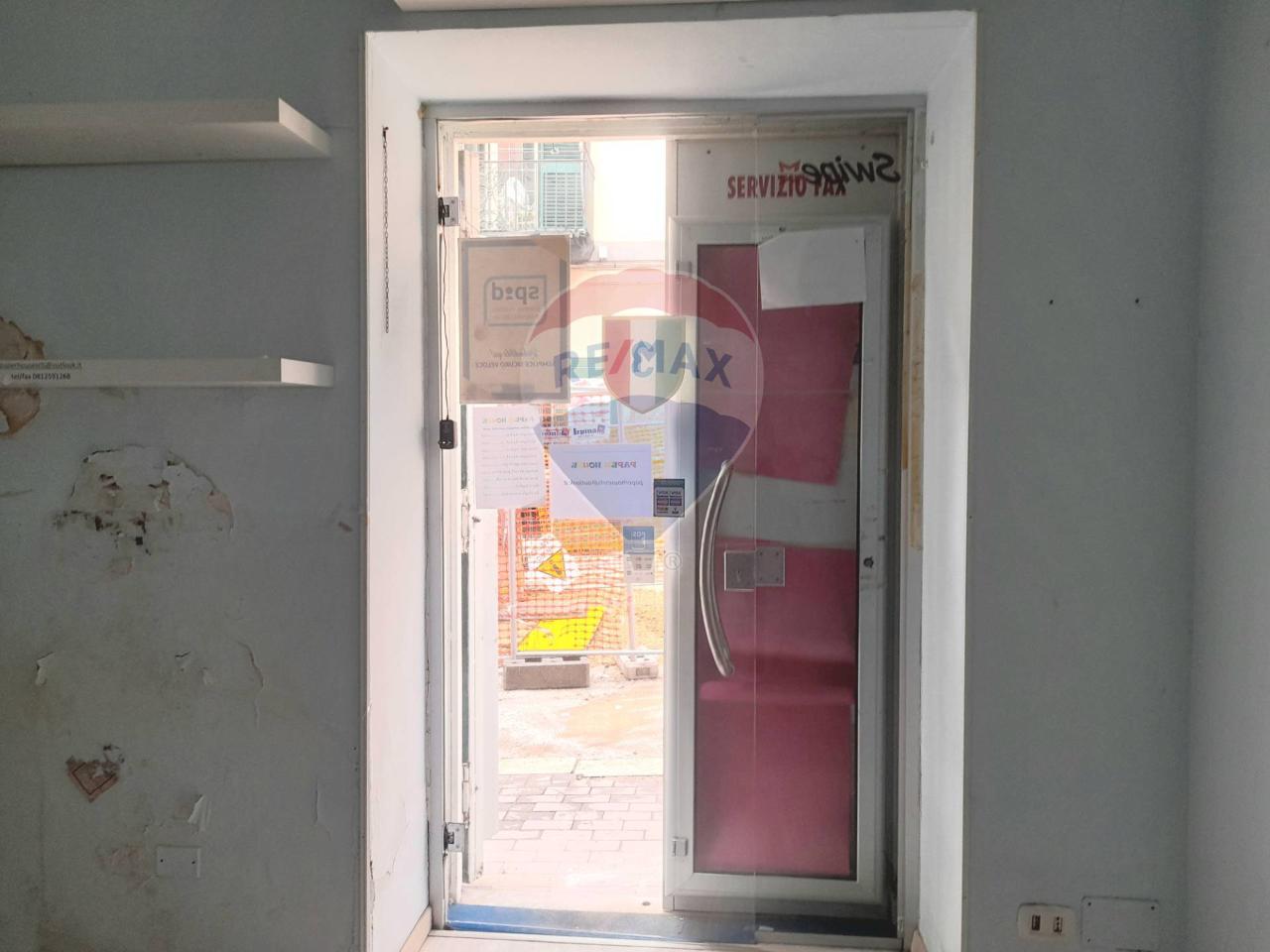 Negozio in Trav.Cappuccini III, Pozzuoli, {3} - Foto 1