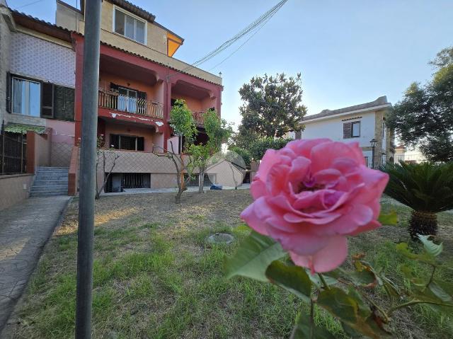 4-room flat in Via degli Oleandri 18, Giugliano in Campania - Photo 1