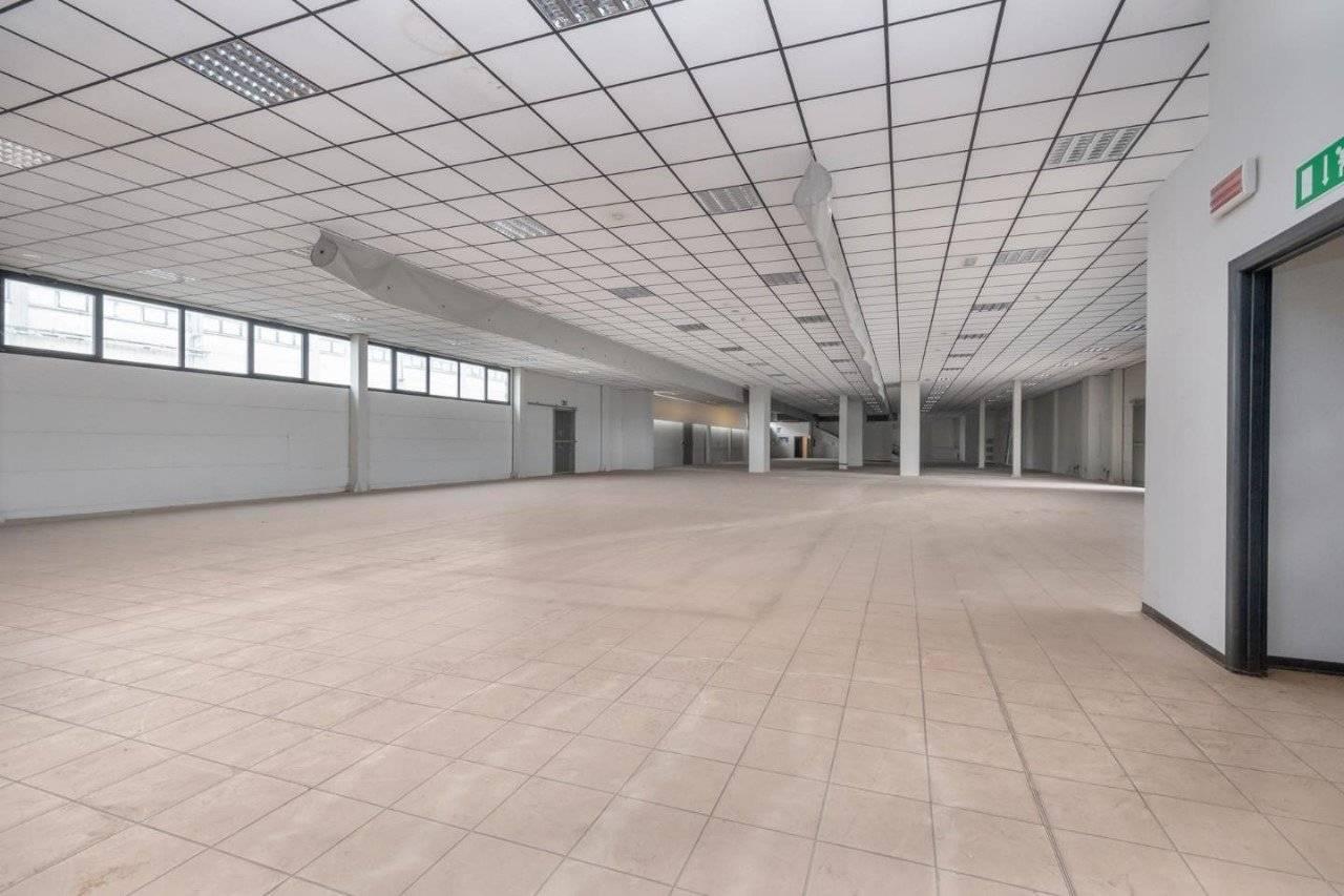 Magazzino in Via Brigata Mazzini 20, Thiene, {3} - Foto 1