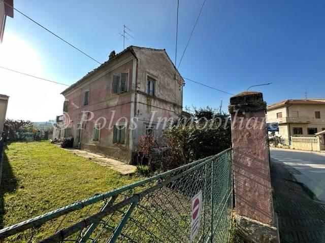 Country house or cottage in {3}, Via dei Mille - Photo 1