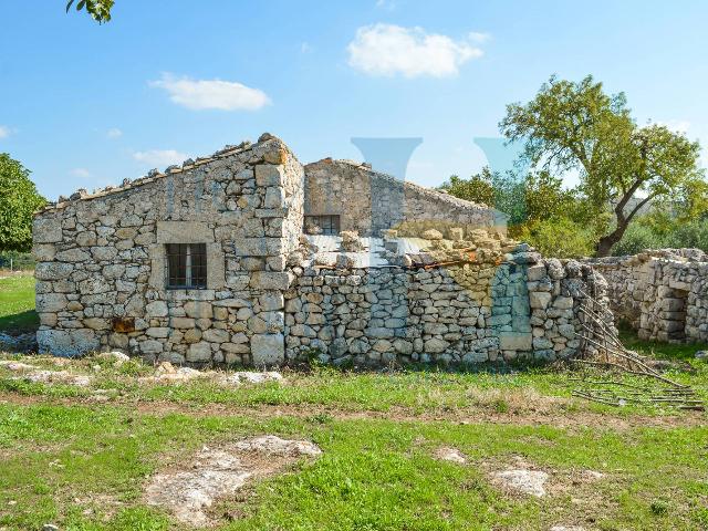 Country house or cottage, Noto - Photo 1