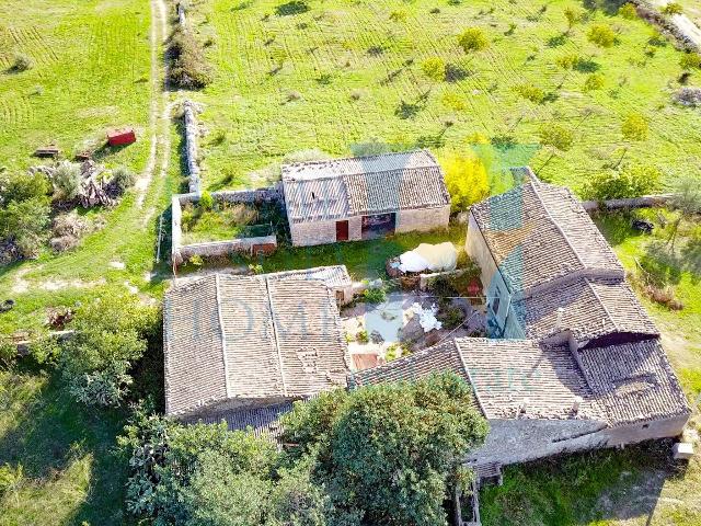 Country house or cottage, Noto - Photo 1