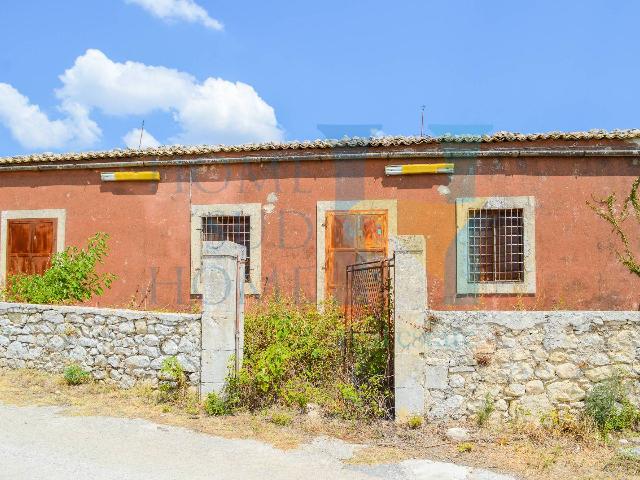 Country house or cottage, Noto - Photo 1