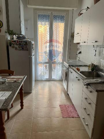 4-room flat in Via Giacomo Matteotti, Lavagna - Photo 1