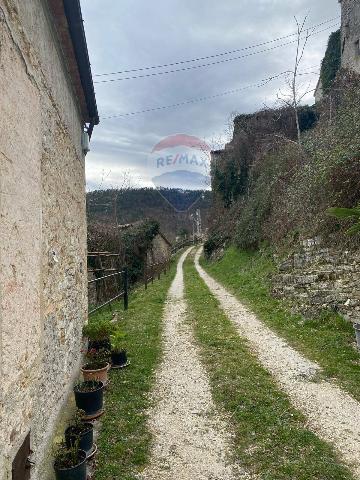 Casa indipendente in Precicchie, Fabriano - Foto 1