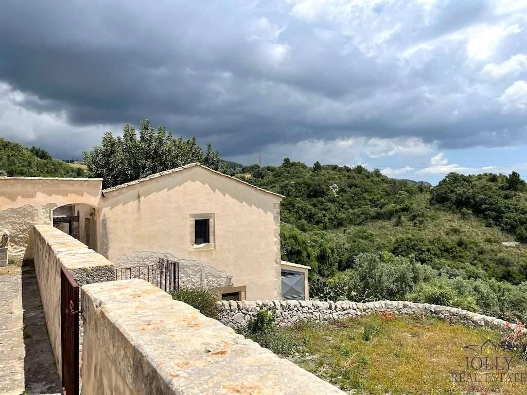 casa indipendente in vendita a Noto in zona Castelluccio