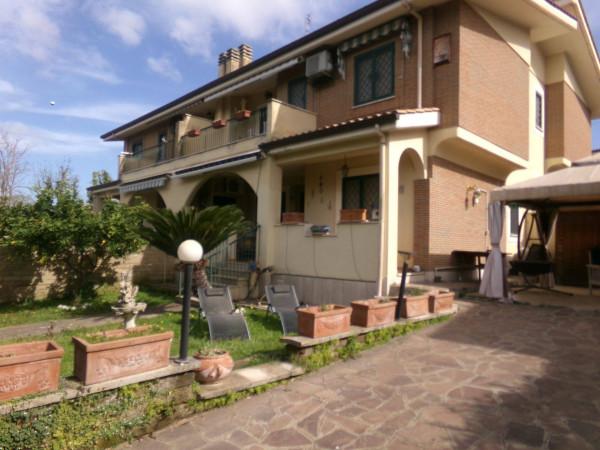 Villa plurifamiliare in Via dei Gladioli 3, Anzio - Foto 1