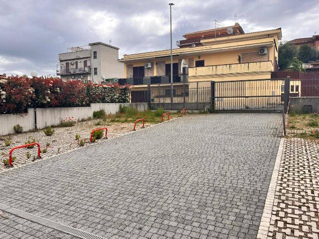 Autoparkplatz in Via del Fosso di Sant'Andrea, Roma - Foto 1