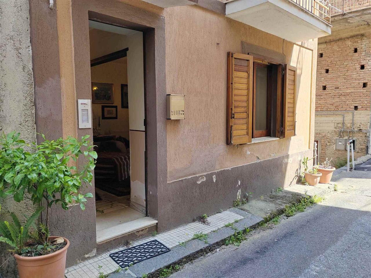 Appartamento in vendita a Montalbano Elicona