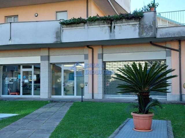 Gemeinschaftsbüro in Via Buccari, Monza - Foto 1