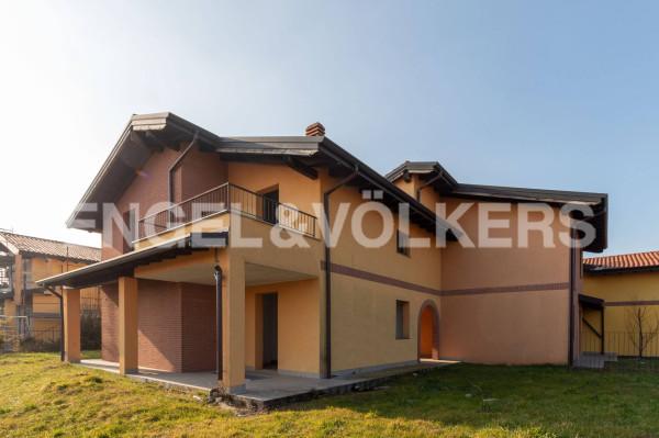 Villa bifamiliare in vendita a Gornate Olona