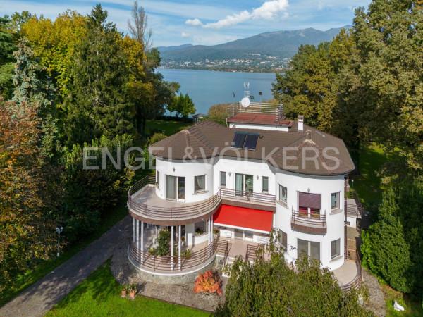 Villa in vendita a Cazzago Brabbia