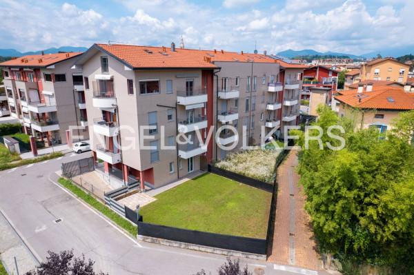 3-room flat in Via Achille Grandi, Malnate - Photo 1