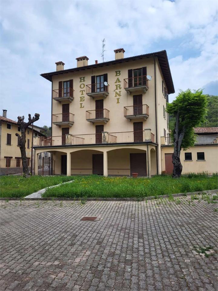 Albergo in , Barni - Foto 1